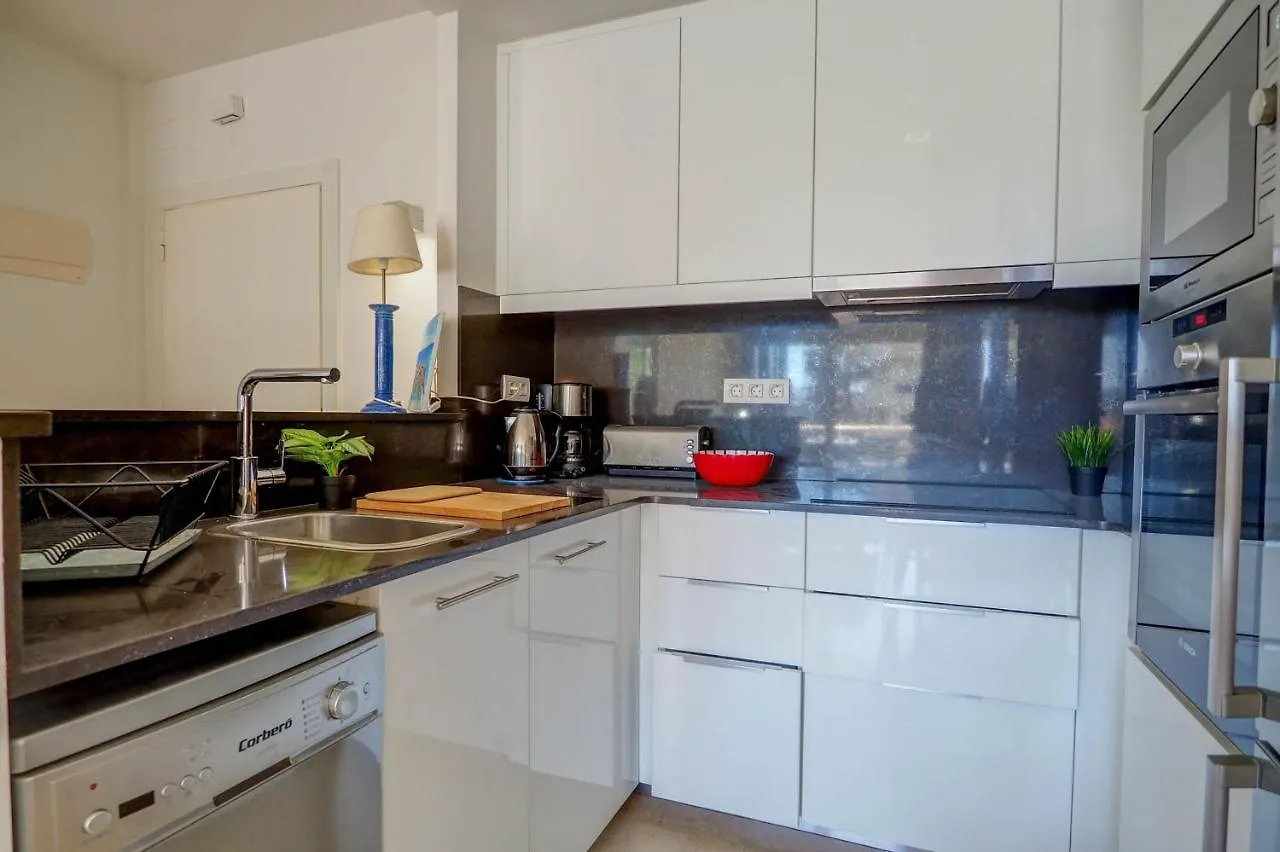 Mediterraneo Seaview Apartment By Hello Homes シッチェス