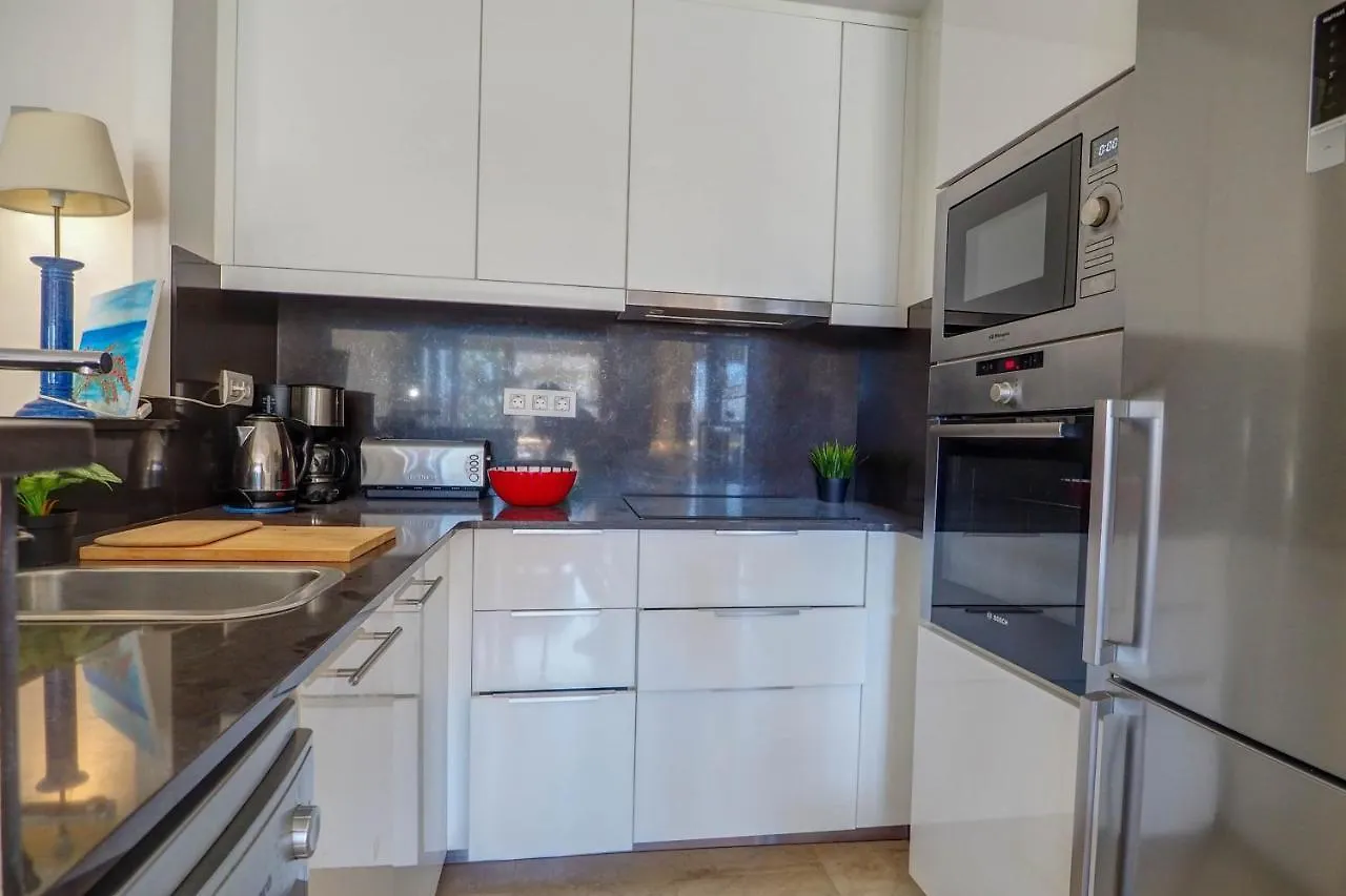 Mediterraneo Seaview Apartment By Hello Homes シッチェス