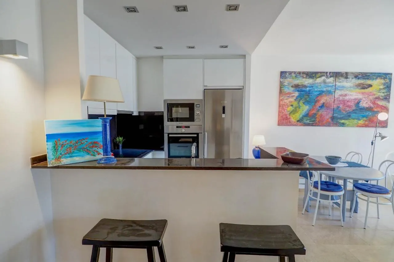Mediterraneo Seaview Apartment By Hello Homes シッチェス