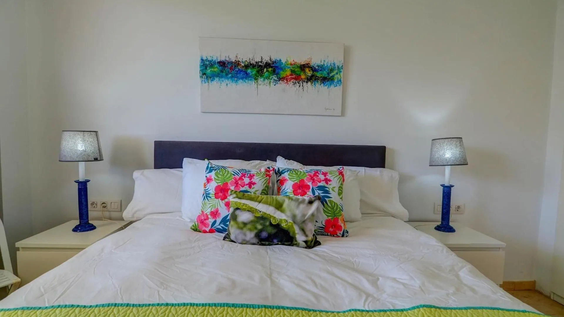 Mediterraneo Seaview Apartment By Hello Homes シッチェス スペイン