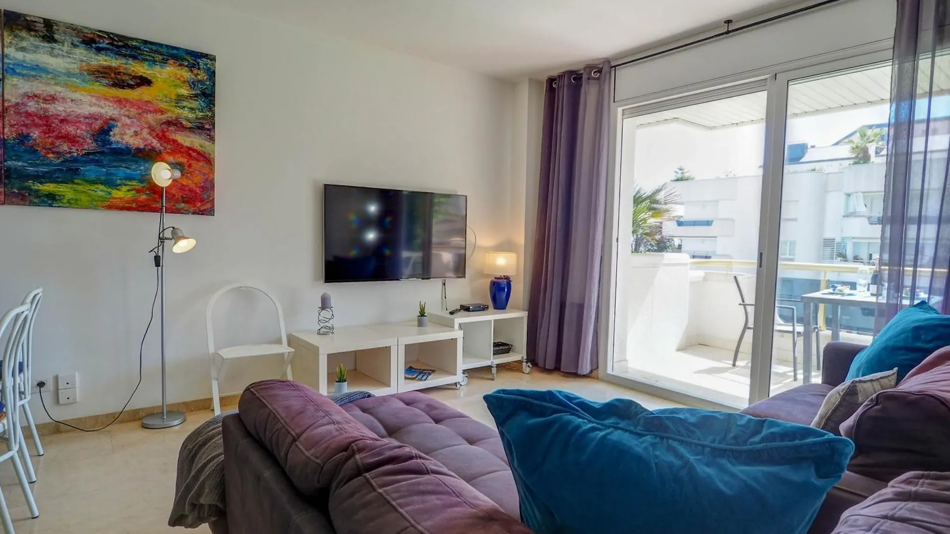 Mediterraneo Seaview Apartment By Hello Homes シッチェス